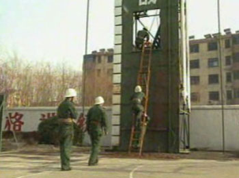 為了萬家團(tuán)圓 我們堅守