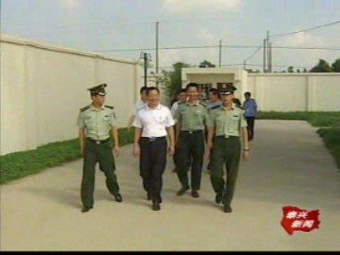 市領導走訪慰問人民子弟兵