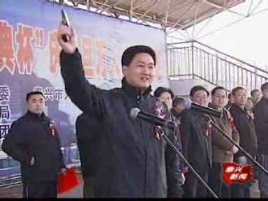 我市萬余干群長(zhǎng)跑慶元旦